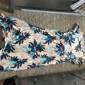 Beautiful plus sized Hawaiian dress